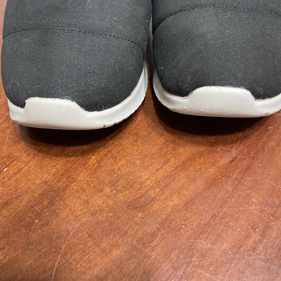 Lands End Puffer Slippers - Picture 2 of 10